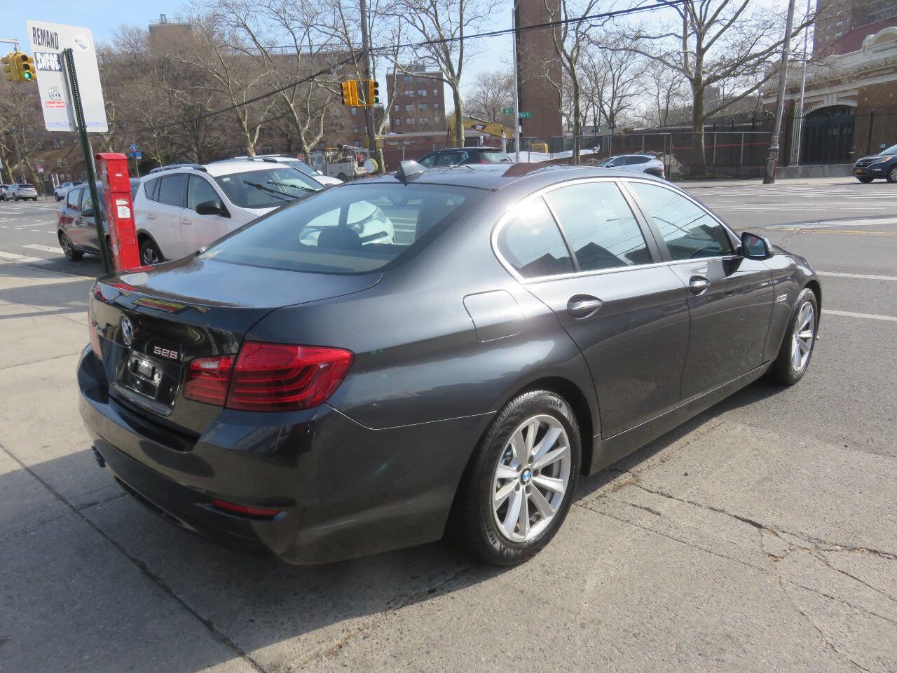 Used 2014 BMW 528i xDrive Sedan AWD/4WD image 4