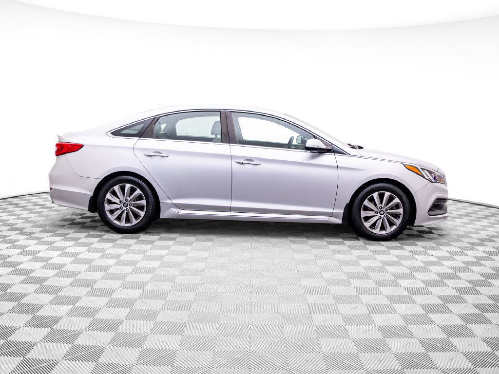 Used 2015 Hyundai Sonata Sport w/ Option Group 03 FWD image 8