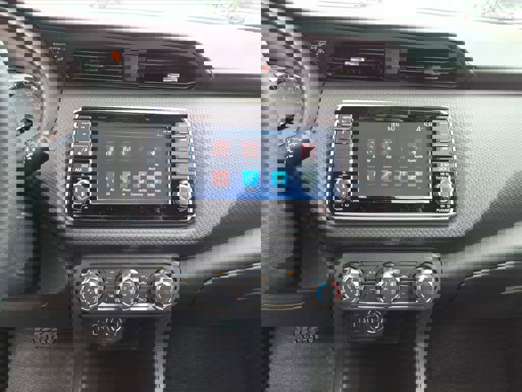 New 2025 Nissan Kicks Play S image 9