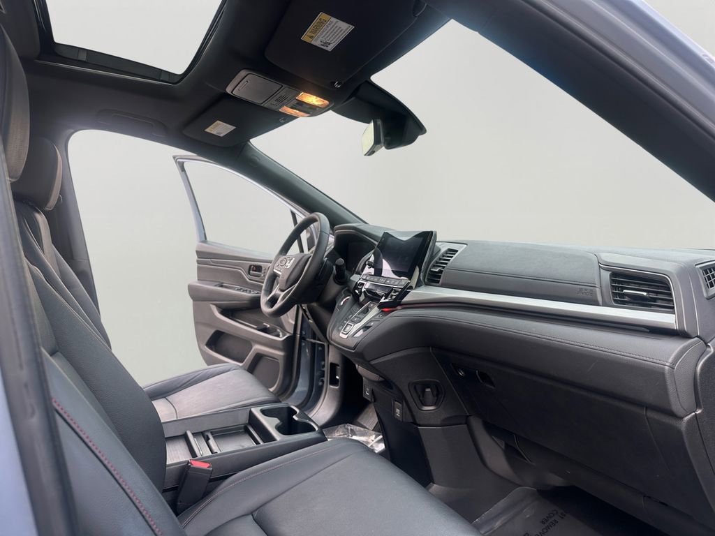 Used 2023 Honda Odyssey Sport image 11