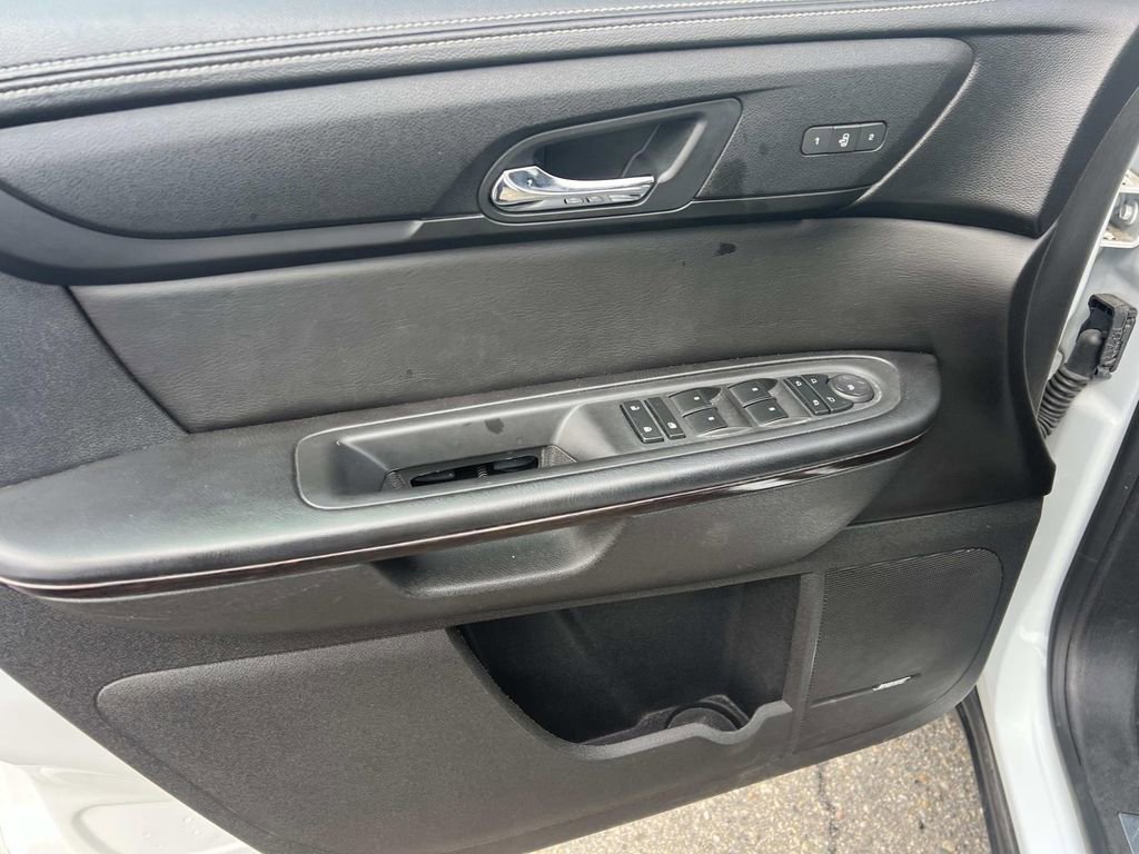Used 2016 Chevrolet Traverse LTZ FWD image 12
