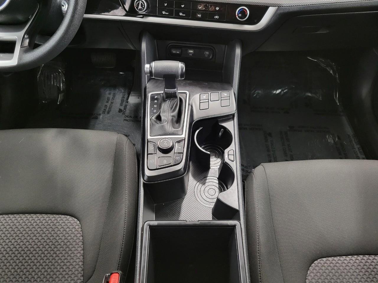 Used 2025 Kia Sportage LX image 17