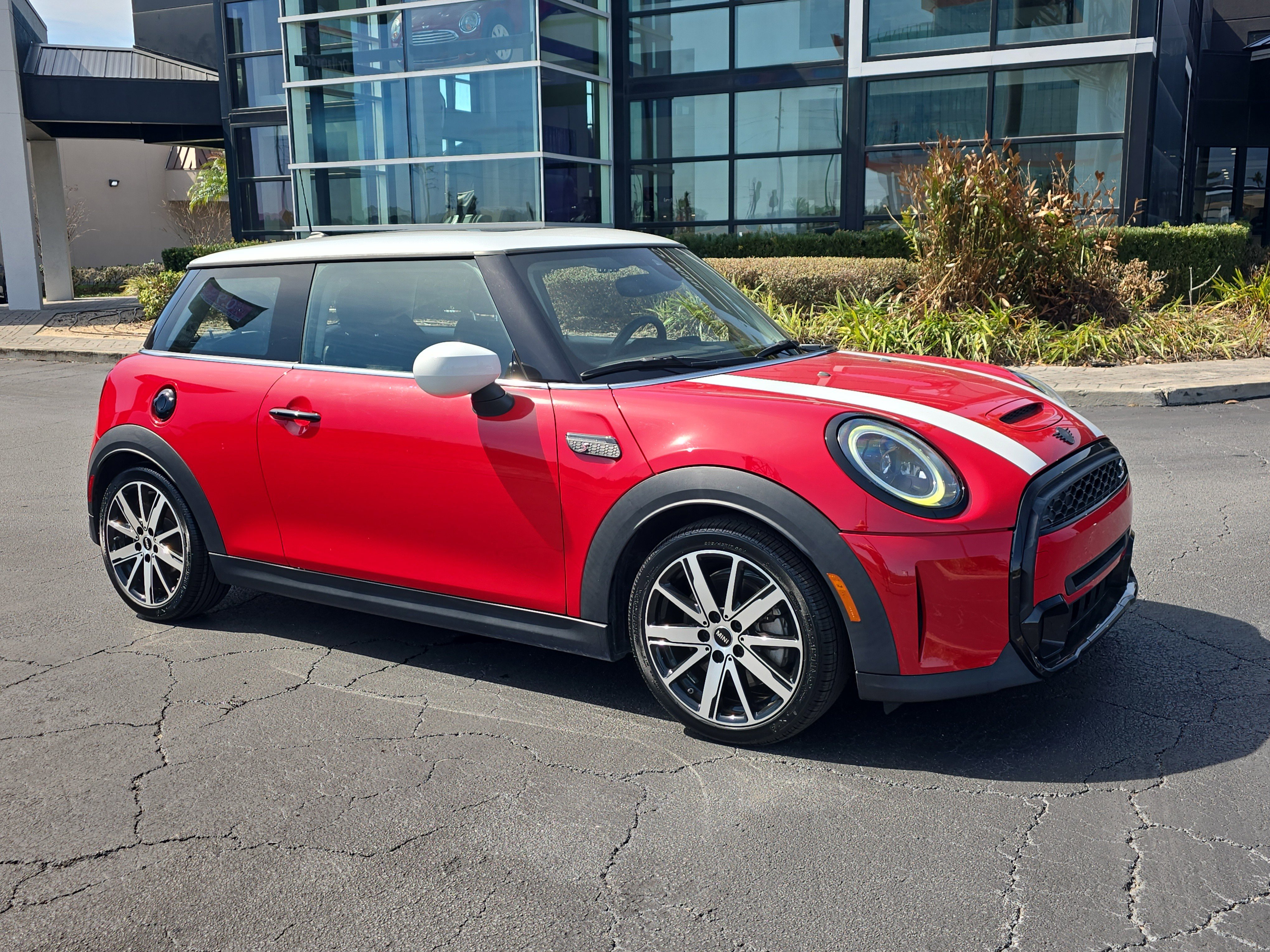 Used 2023 MINI Cooper S FWD image 2
