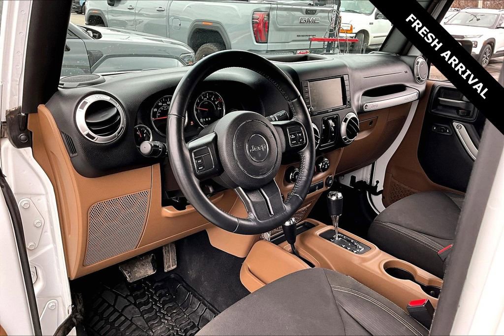 Used 2016 Jeep Wrangler Unlimited Sahara image 15