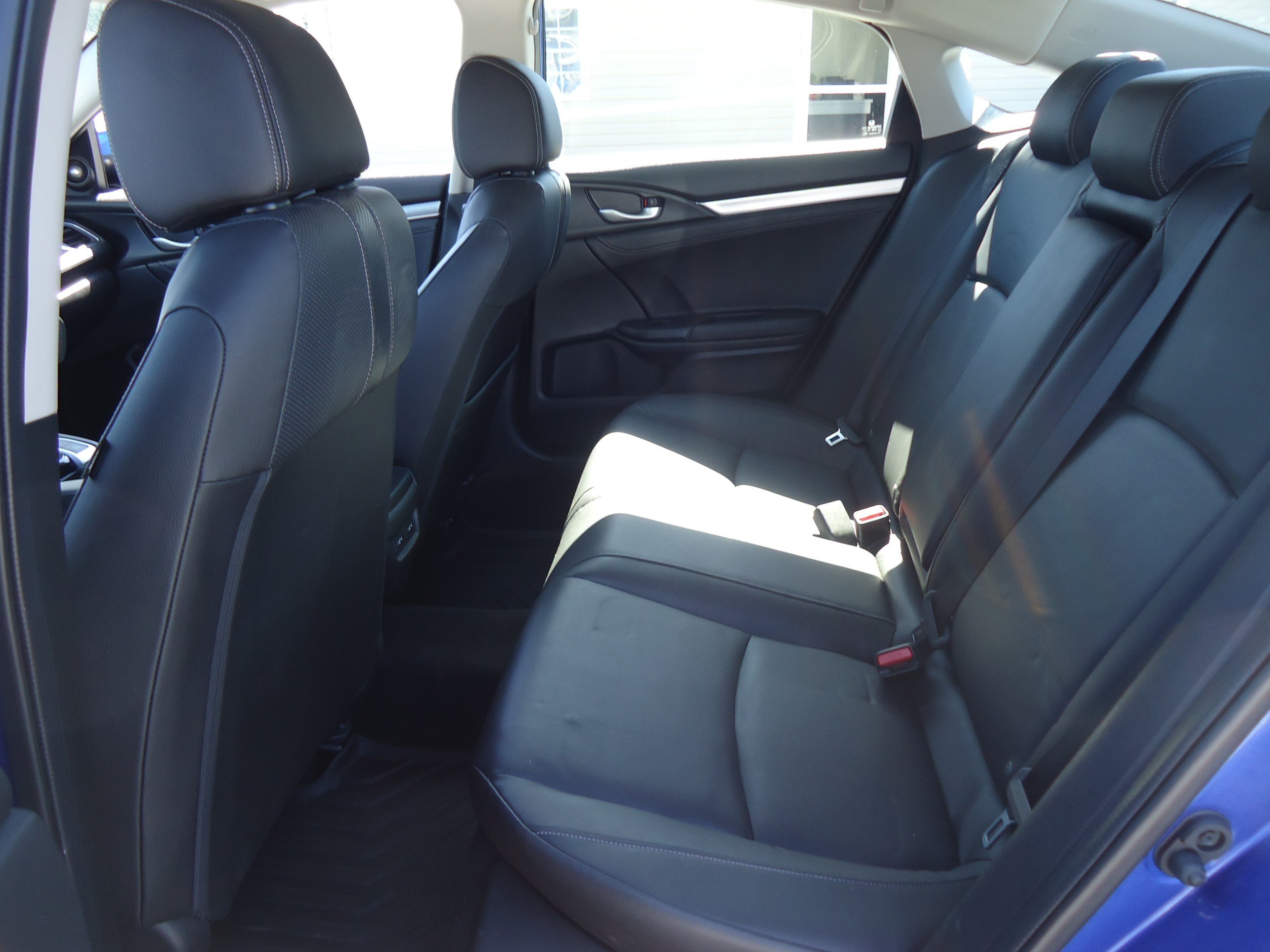 Used 2018 Honda Civic Touring image 29