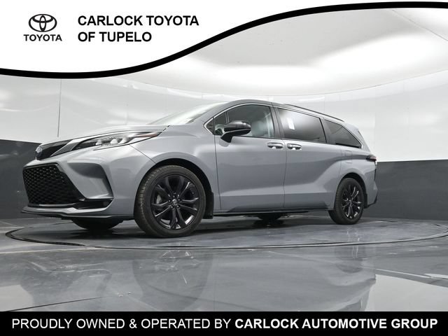 Used 2024 Toyota Sienna XSE FWD image 53