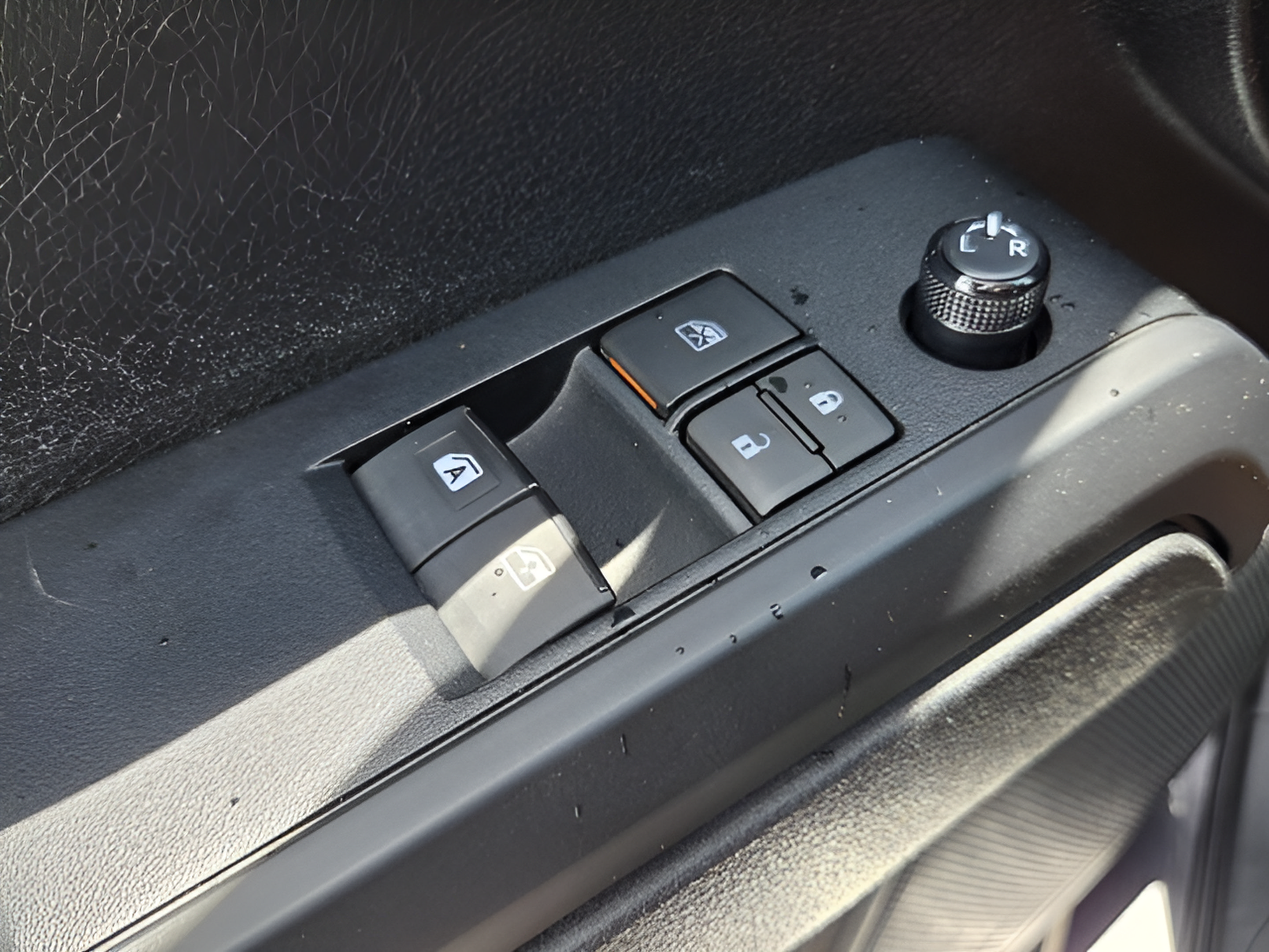 Used 2022 Toyota Tacoma SR w/ SR Convenience Package AWD/4WD image 29