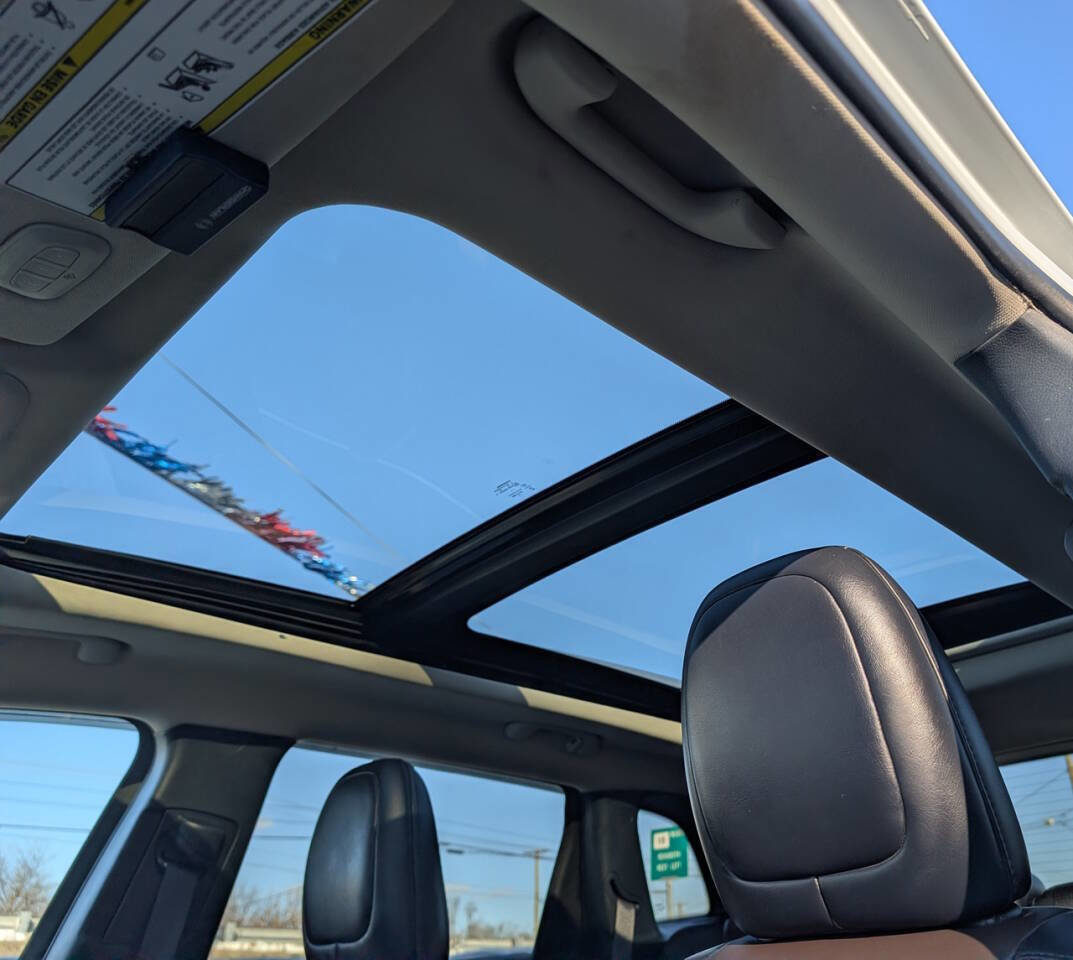 Used 2015 Jeep Cherokee Limited w/ Luxury Group image 24