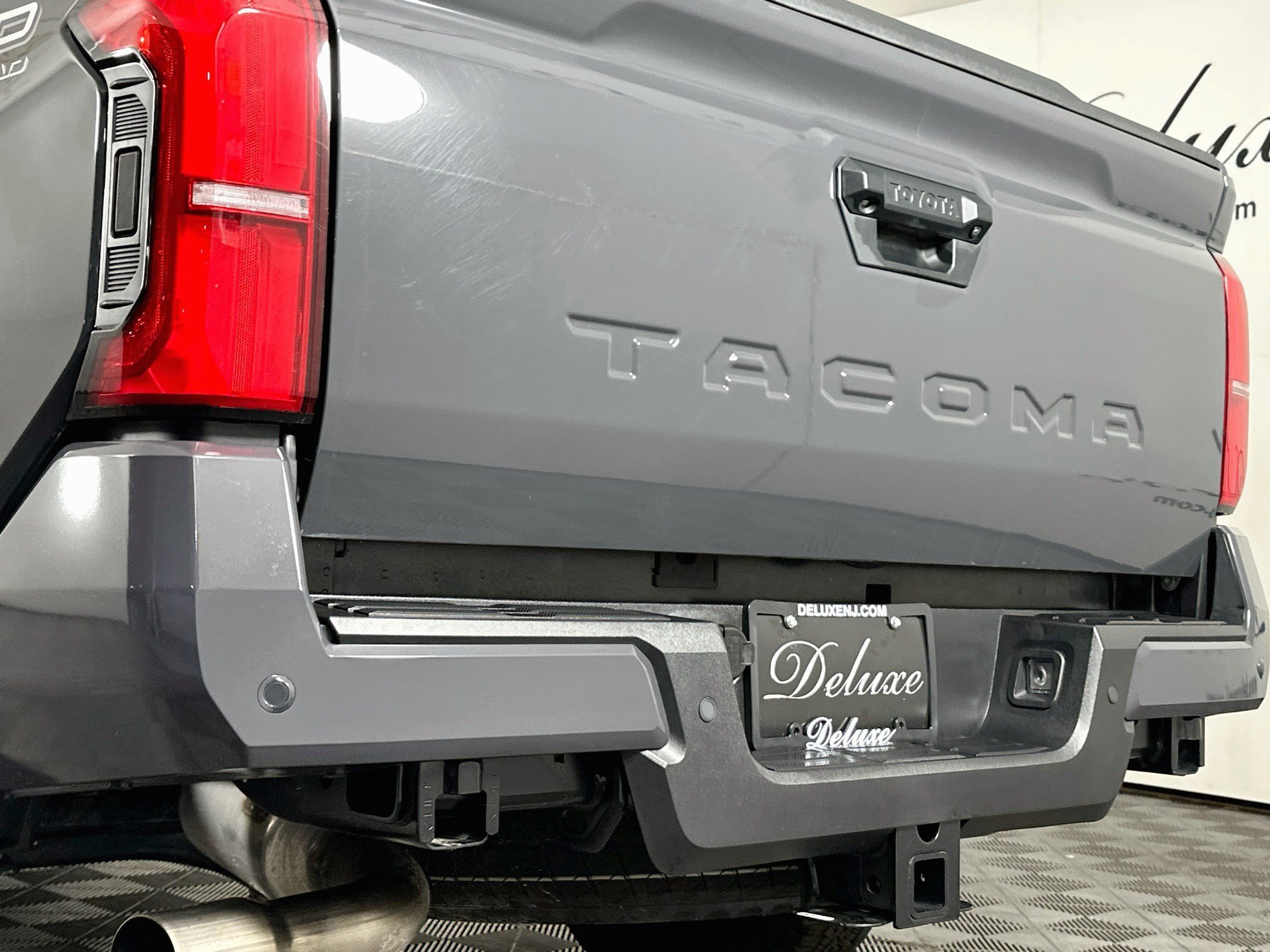 Used 2024 Toyota Tacoma TRD Off-Road w/ TRD Off Road Premium Package AWD/4WD image 26