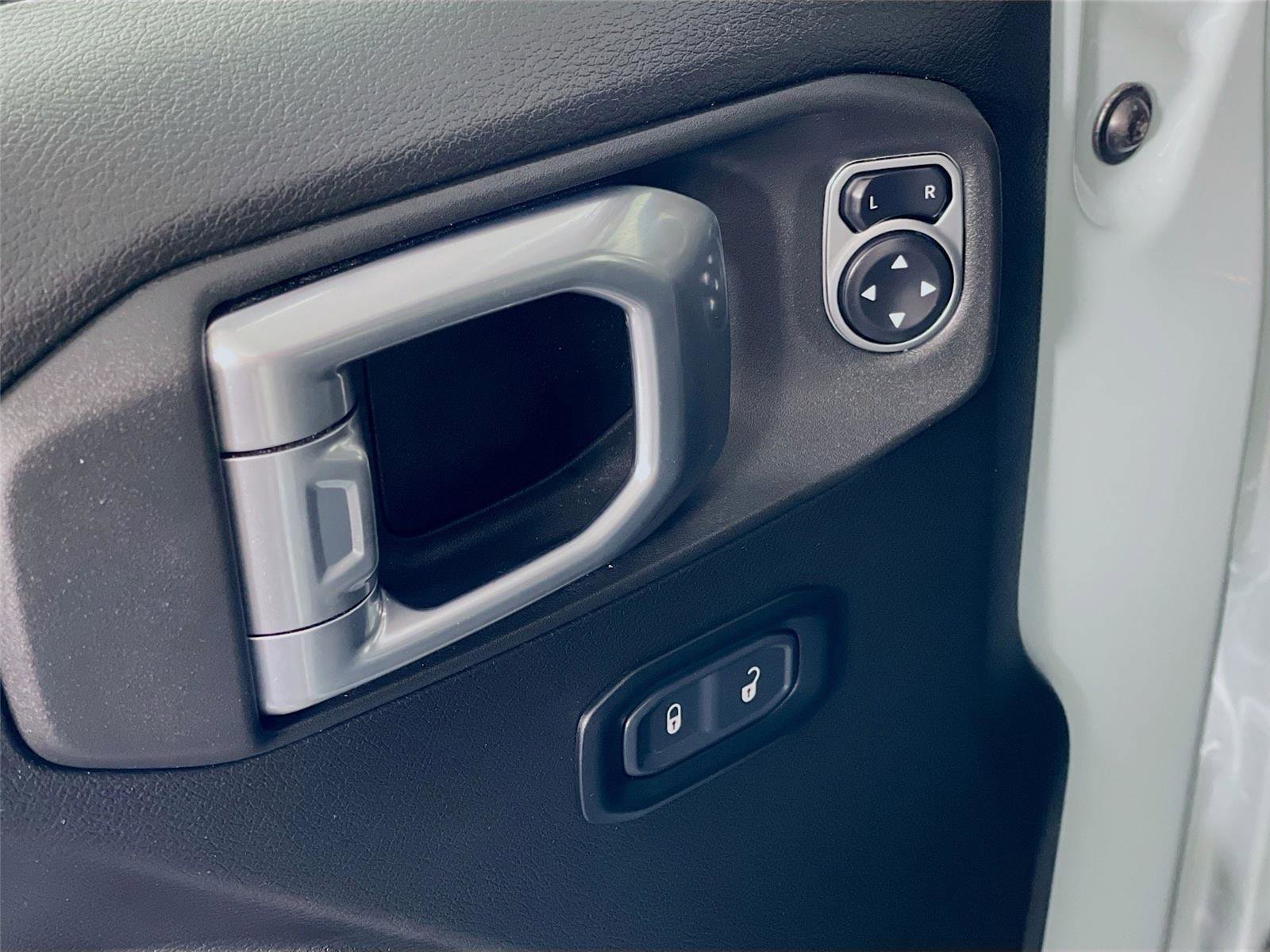 Used 2024 Jeep Wrangler Sport S image 21