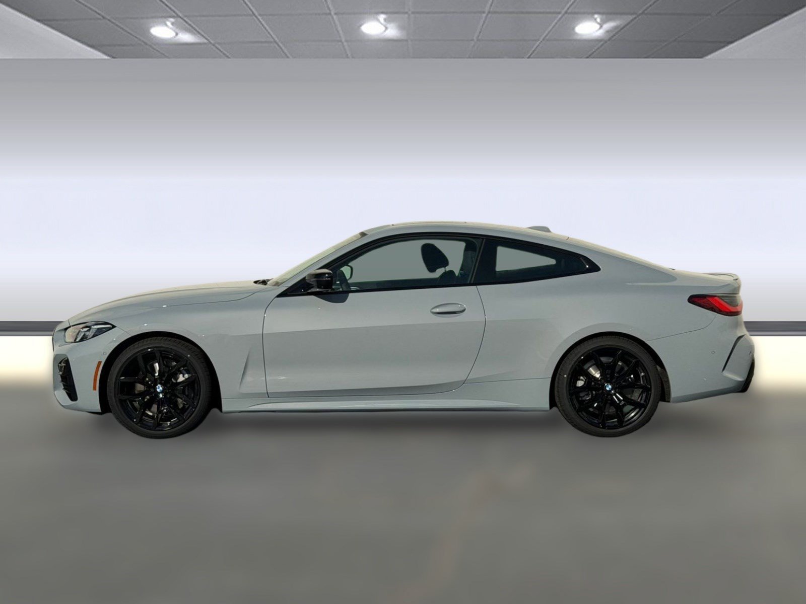 Used 2026 BMW 430i Coupe w/ M Sport Package RWD image 2
