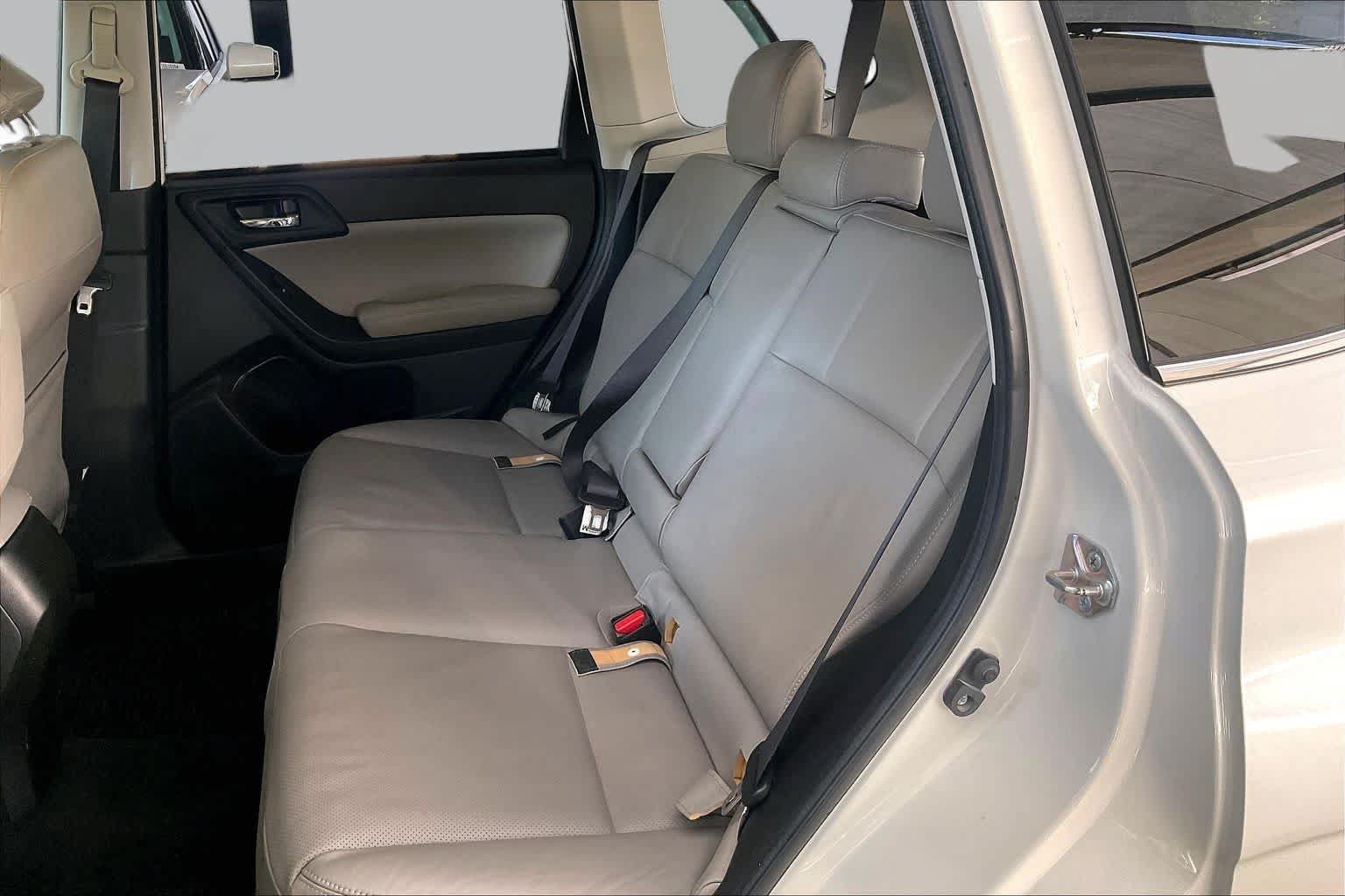 Used 2014 Subaru Forester 2.5i Limited AWD/4WD image 21