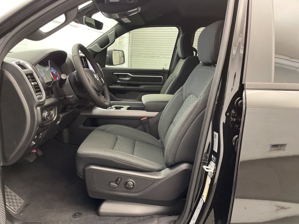 New 2026 RAM 1500 Big Horn AWD/4WD image 19