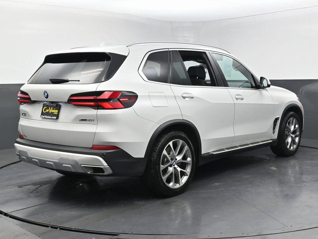 Used 2024 BMW X5 xDrive40i AWD/4WD image 8