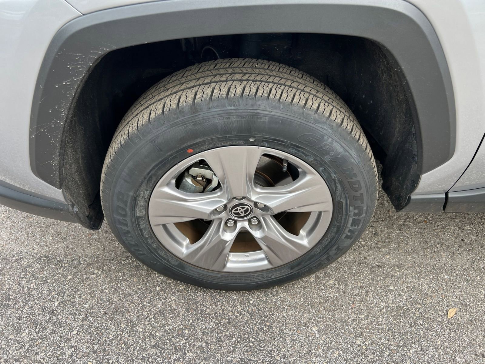 Used 2025 Toyota RAV4 XLE image 23