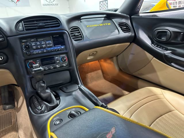 Used 2004 Chevrolet Corvette Coupe w/ Roof Package image 16