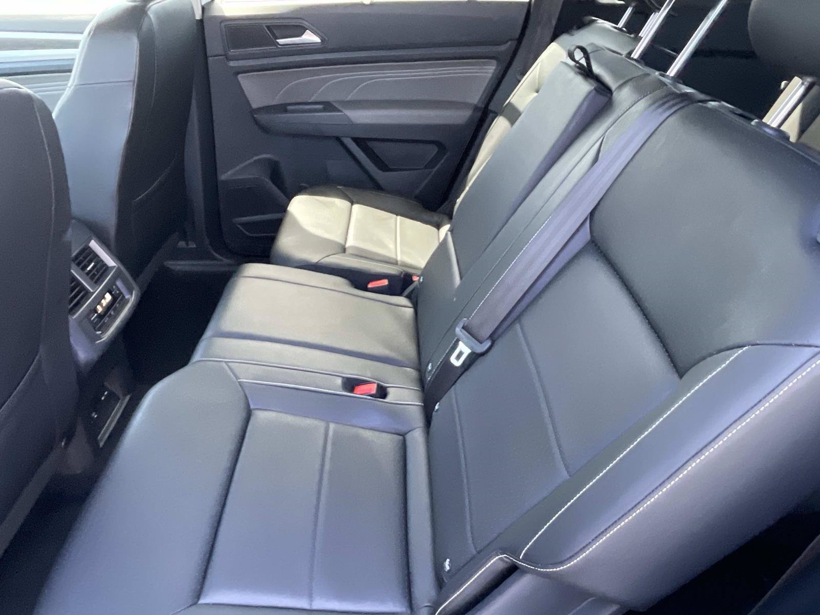 Certified 2023 Volkswagen Atlas SE w/ Black Wheel Package FWD image 25