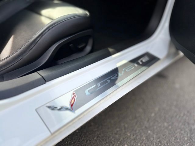 Used 2016 Chevrolet Corvette Stingray Convertible w/ Carbon Flash Badge Package image 11
