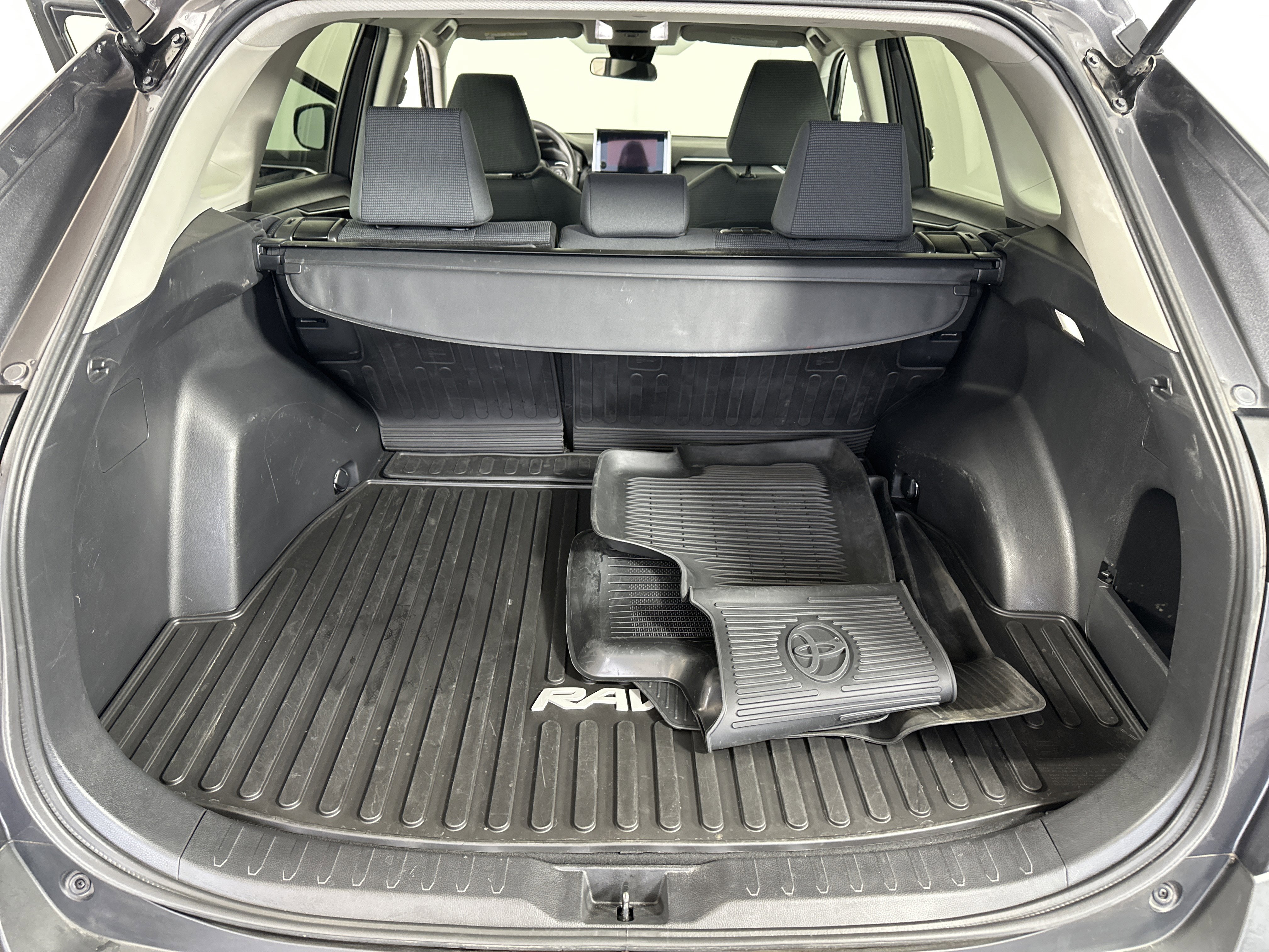 Used 2024 Toyota RAV4 LE image 14