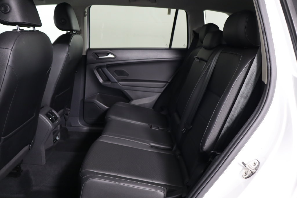 Used 2019 Volkswagen Tiguan SE AWD/4WD image 16