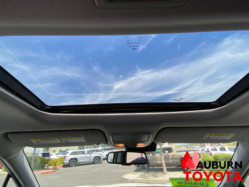 Used 2018 Honda Pilot Touring image 29