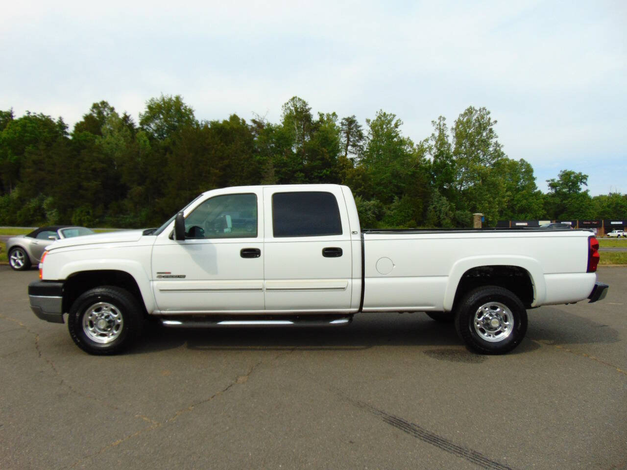 Used 2005 Chevrolet Silverado 2500 LS w/ Heavy-Duty Power Package RWD image 1