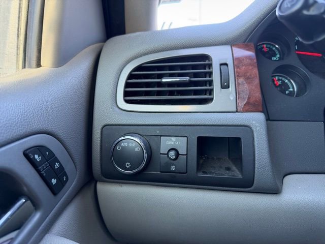 Used 2008 Chevrolet Suburban LTZ w/ LTZ Preferred Equipment Group image 19