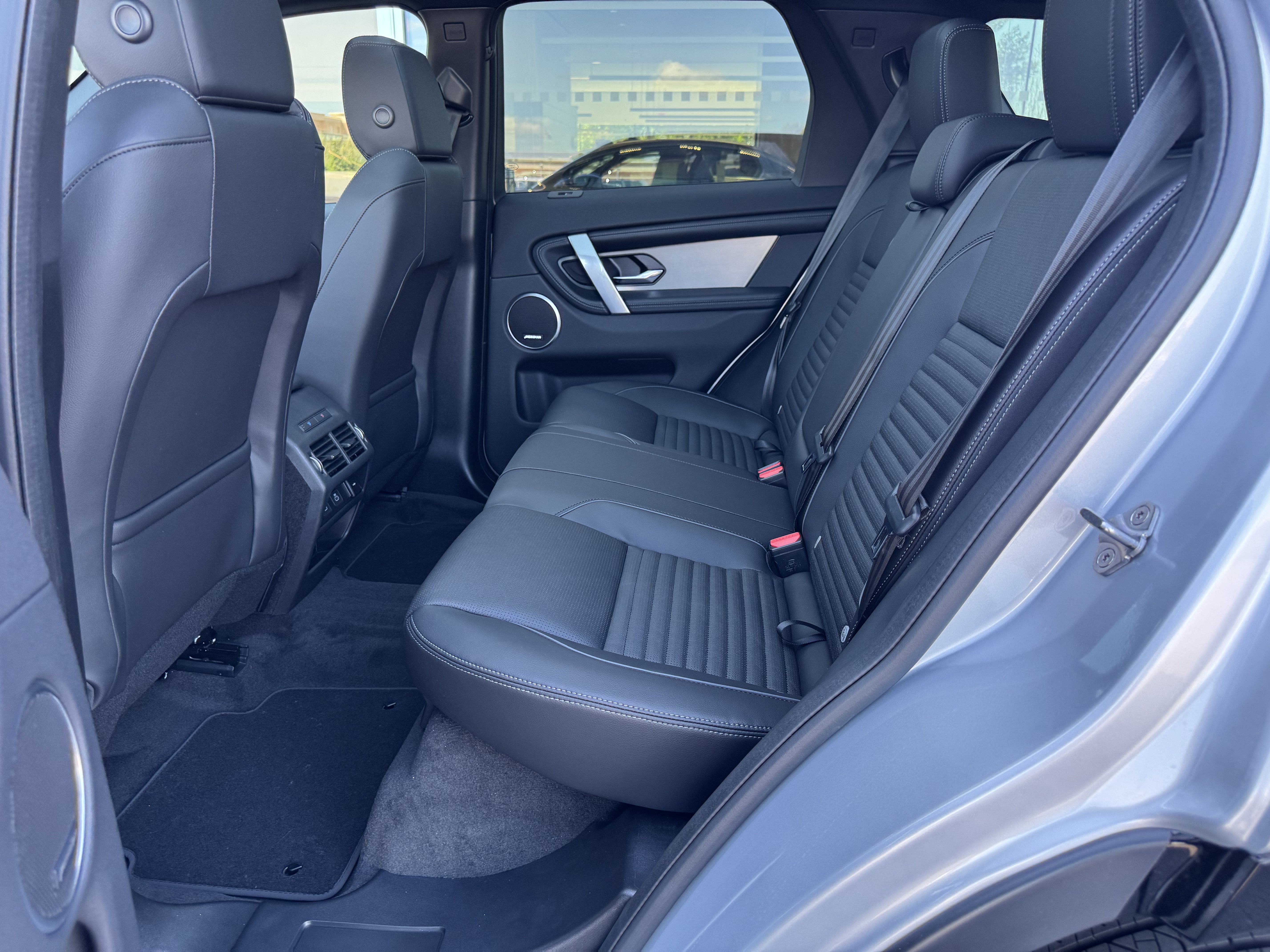 New 2026 Land Rover Discovery Sport Landmark AWD/4WD image 5