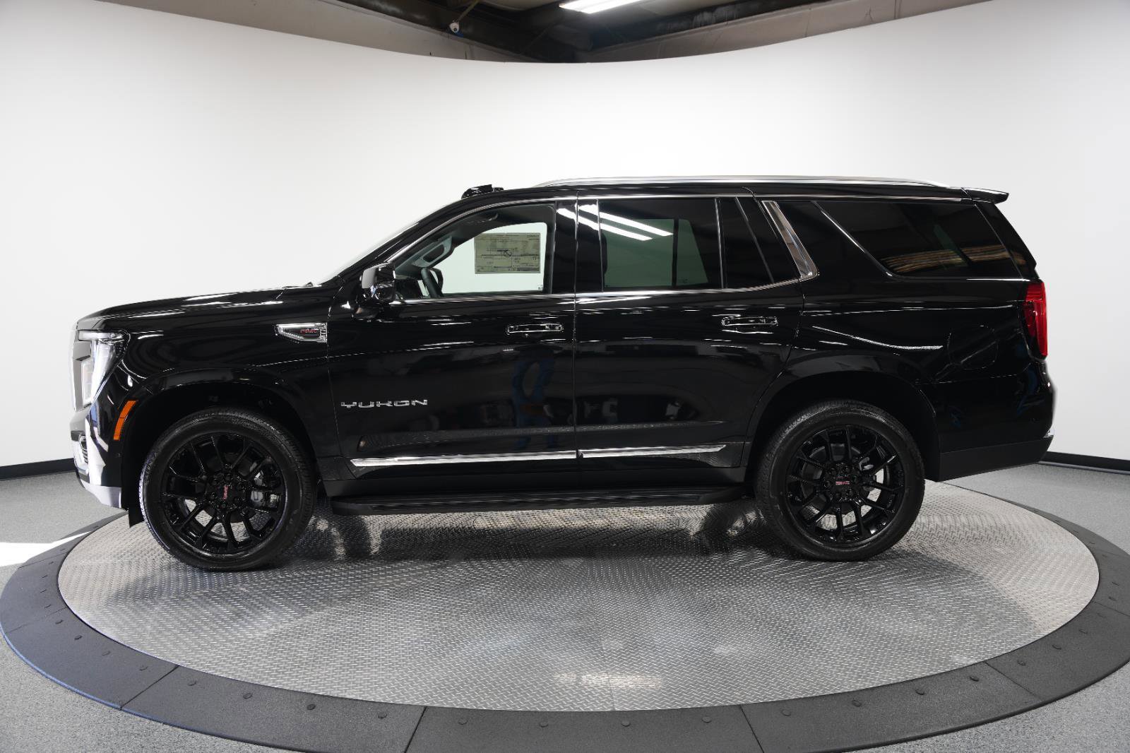 New 2026 GMC Yukon Elevation w/ LPO, Floor Liner Package image 5