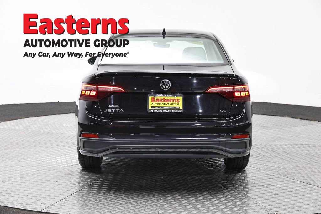 Used 2024 Volkswagen Jetta SE FWD image 6