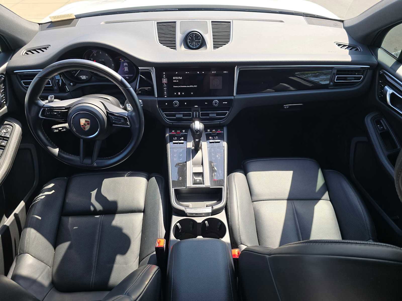 Used 2024 Porsche Macan AWD/4WD image 18
