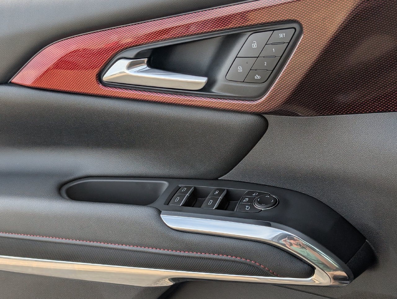 Used 2026 Chevrolet Traverse RS w/ LPO, Floor Liner Package FWD image 24