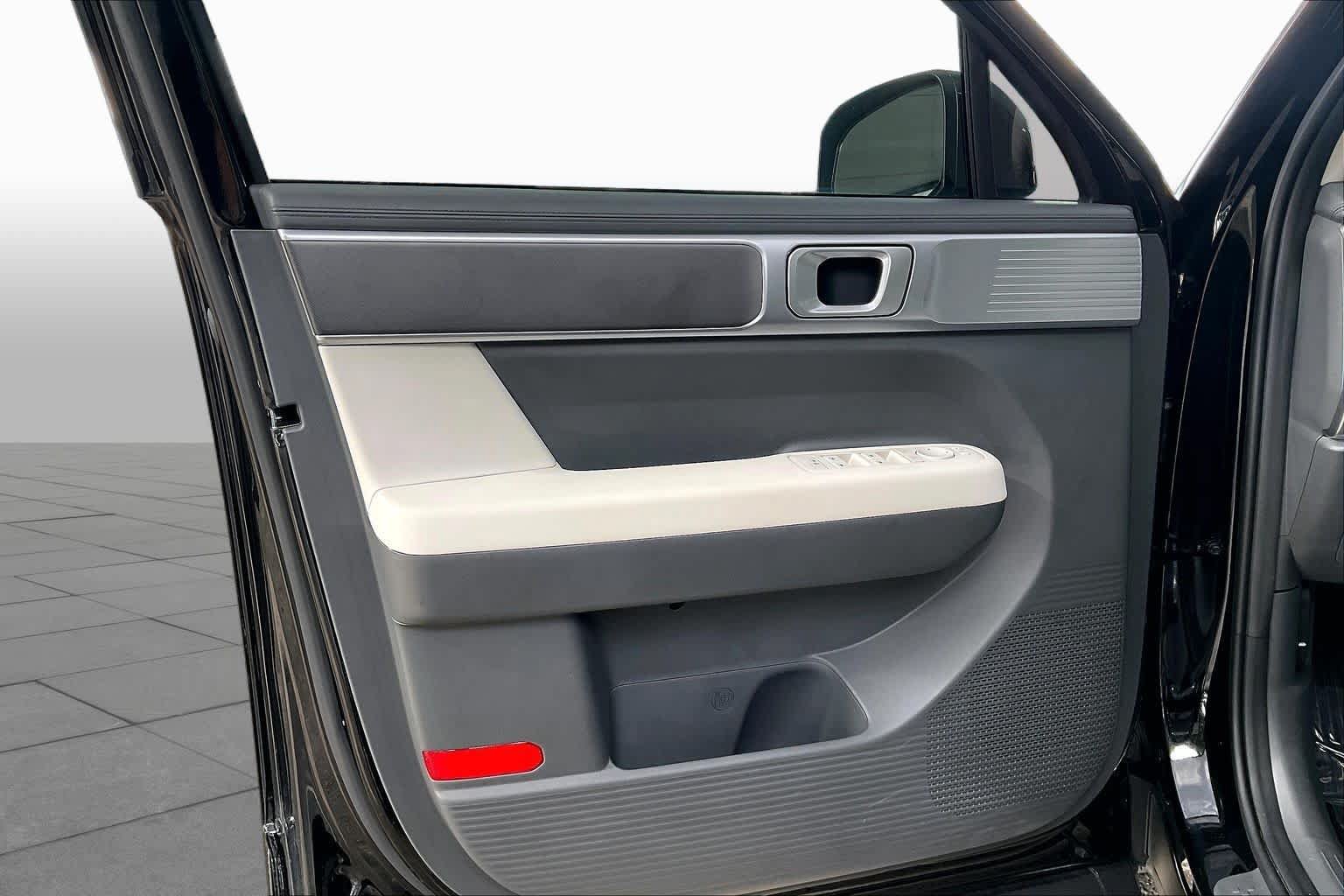 Certified 2025 Hyundai Santa Fe SE FWD image 22