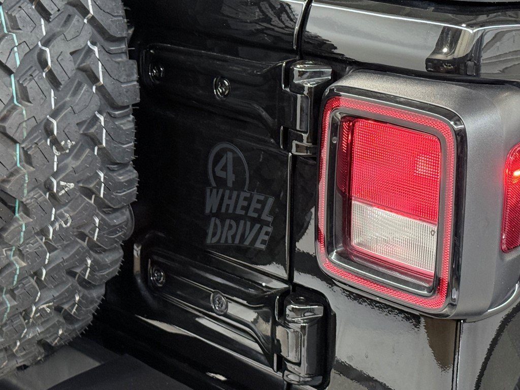 Certified 2024 Jeep Wrangler Willys image 10