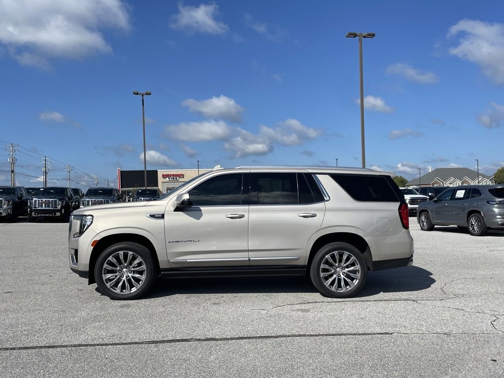 Used 2021 GMC Yukon Denali w/ Denali Premium Package image 4