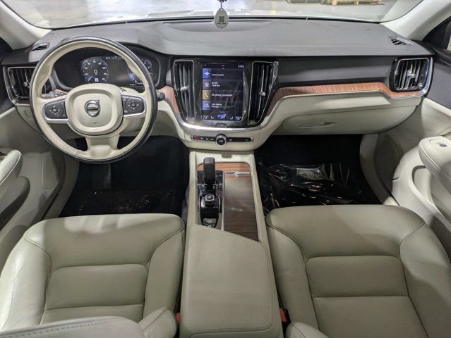 Used 2022 Volvo S60 B5 Momentum w/ Premium Package FWD image 14