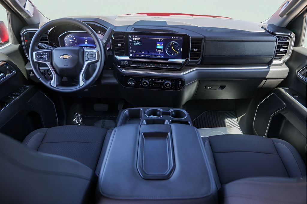 Used 2024 Chevrolet Silverado 1500 LT AWD/4WD image 27