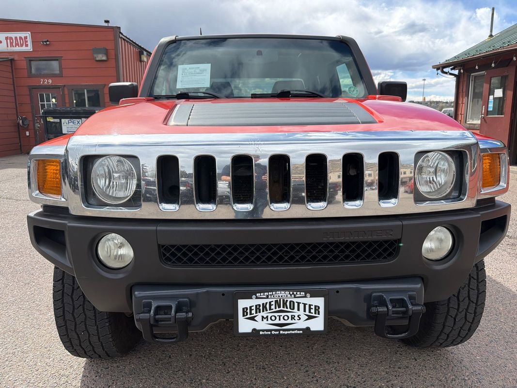 Used 2009 HUMMER H3T Luxury image 2