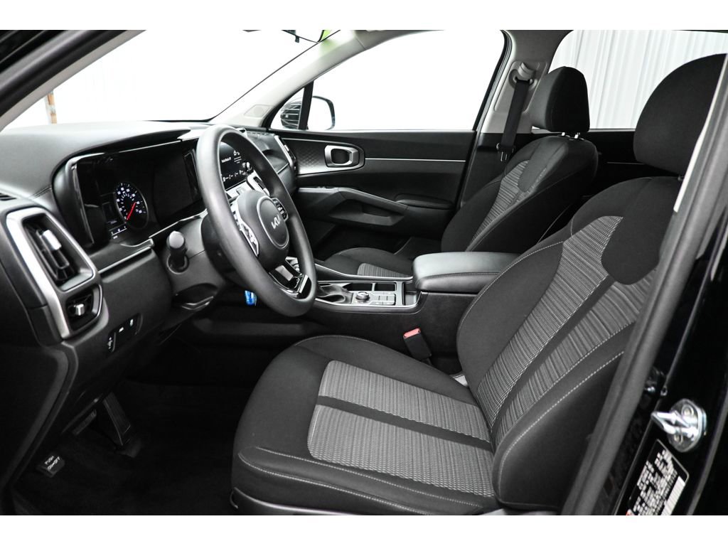 Used 2022 Kia Sorento LX AWD/4WD image 19
