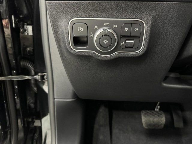 New 2026 Mercedes-Benz GLB 250 4MATIC image 33