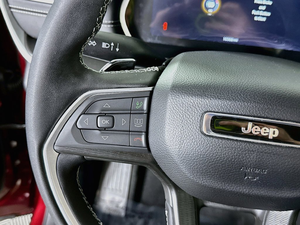 Used 2025 Jeep Grand Cherokee Altitude AWD/4WD image 20