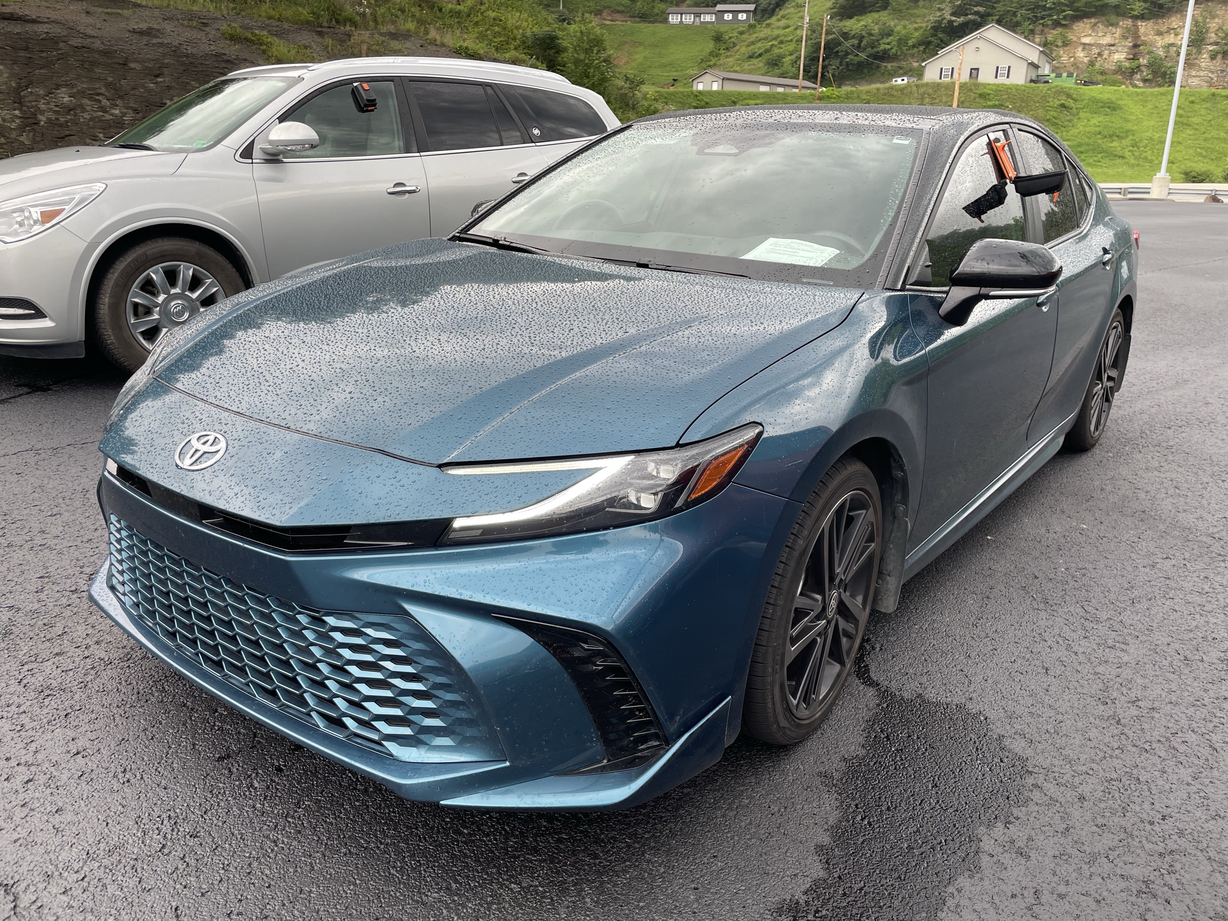 Used 2025 Toyota Camry XSE AWD/4WD image 5