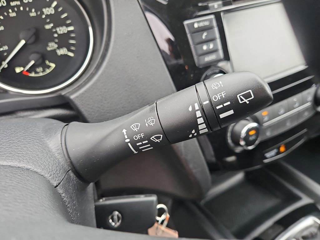 Used 2021 Nissan Rogue Sport S image 22