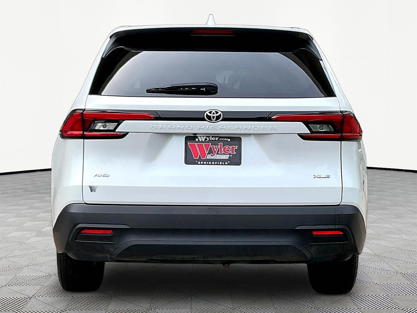 Certified 2024 Toyota Grand Highlander AWD image 5
