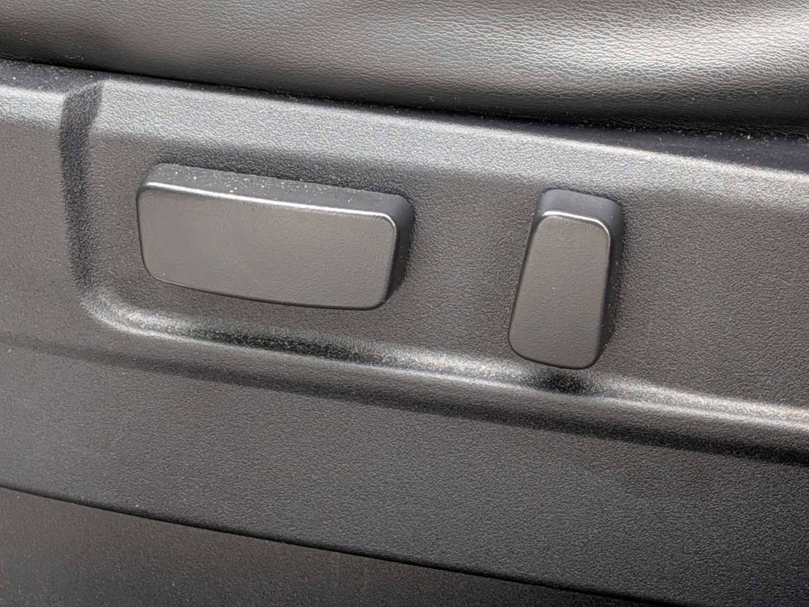 Used 2018 Mitsubishi Outlander SEL image 16