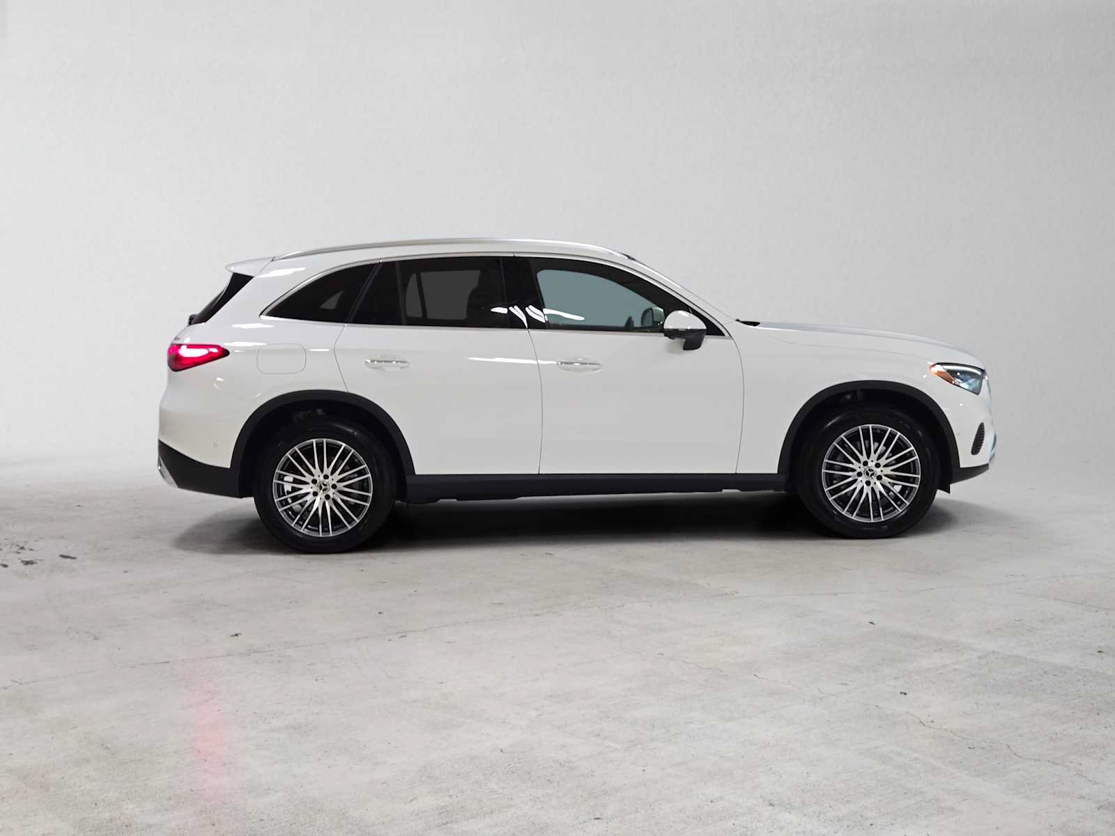 Certified 2026 Mercedes-Benz GLC 300 4MATIC image 2