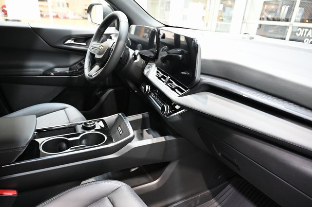 New 2026 Chevrolet Equinox LT w/ Convenience Package II image 13