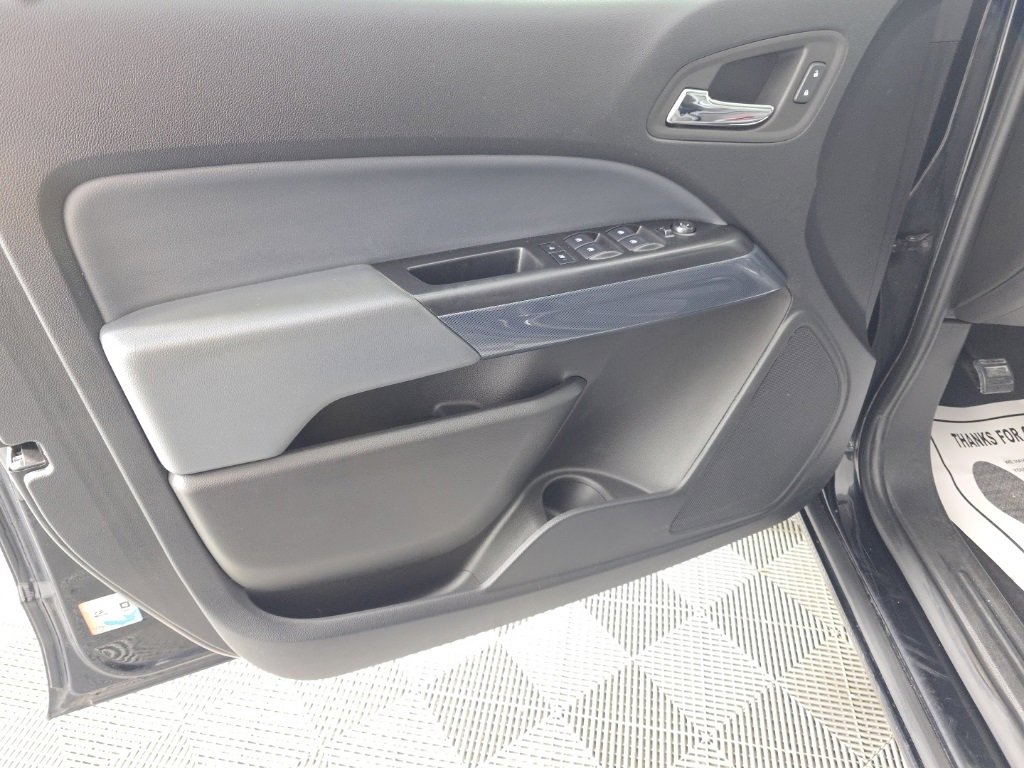 Used 2022 Chevrolet Colorado Z71 w/ Z71 Midnight Edition image 12