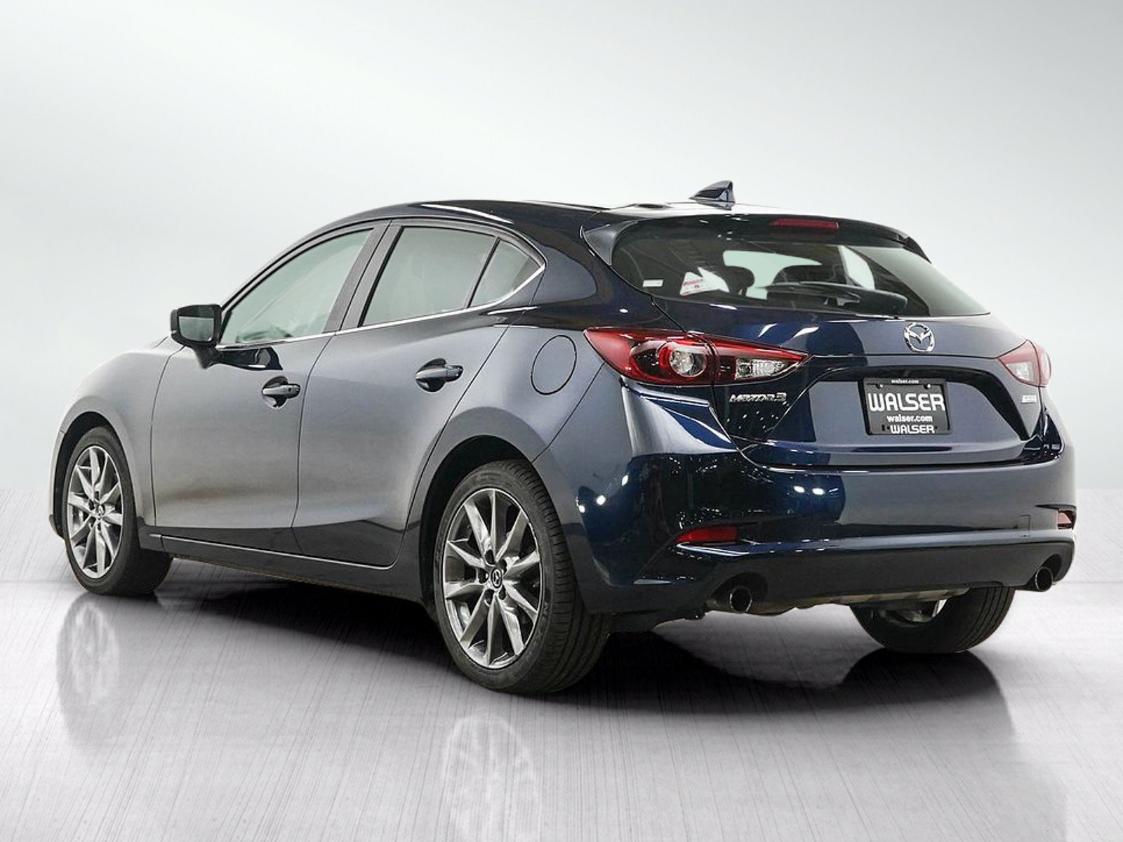 Used 2018 MAZDA MAZDA3 Grand Touring w/ Premium Equipment Package FWD image 3