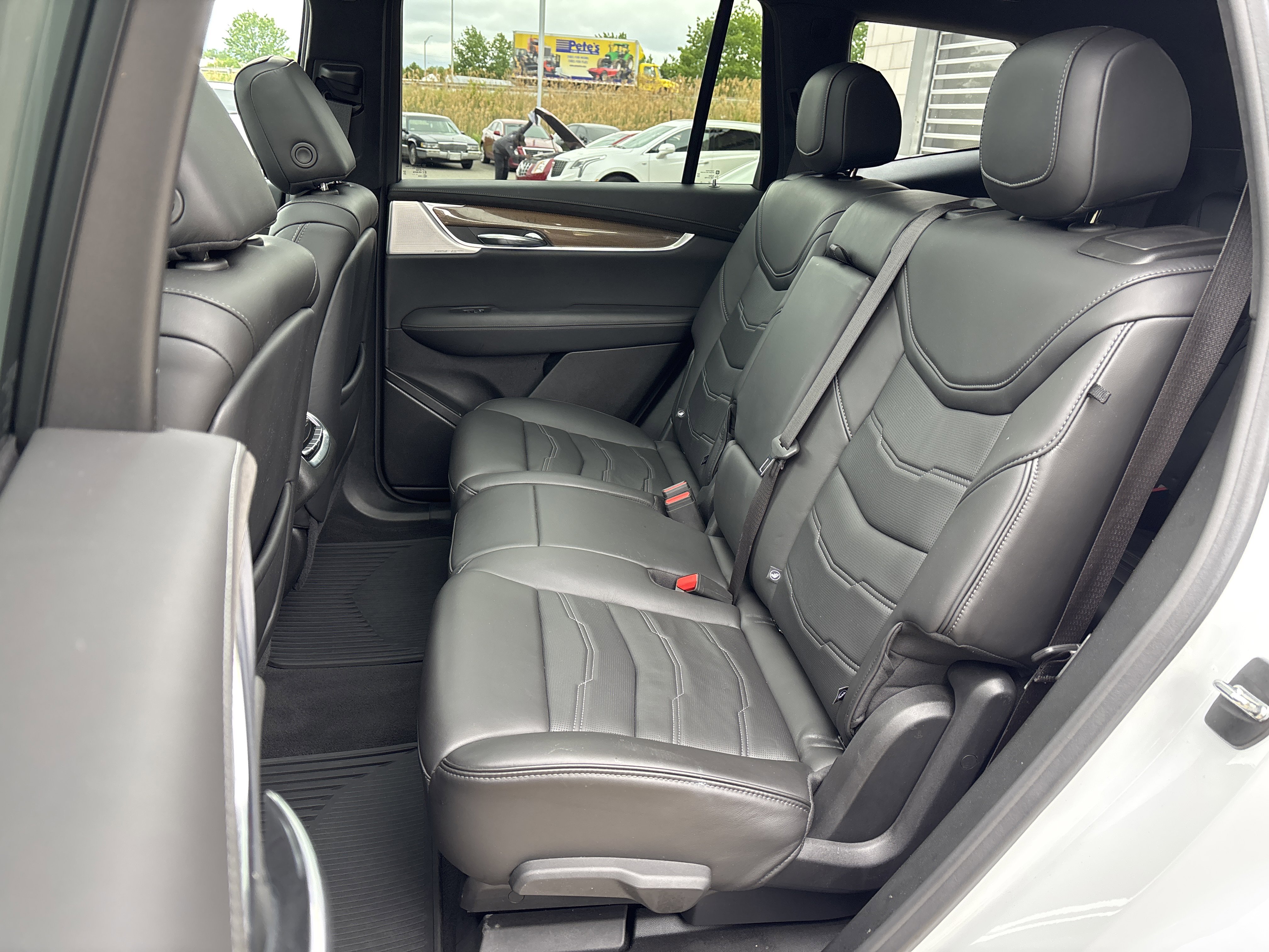 Used 2024 Cadillac XT6 Premium Luxury w/ Platinum Package image 31